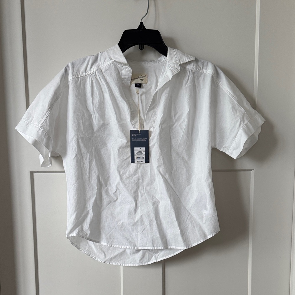 Universal Thread White Casual Button Down Shirt